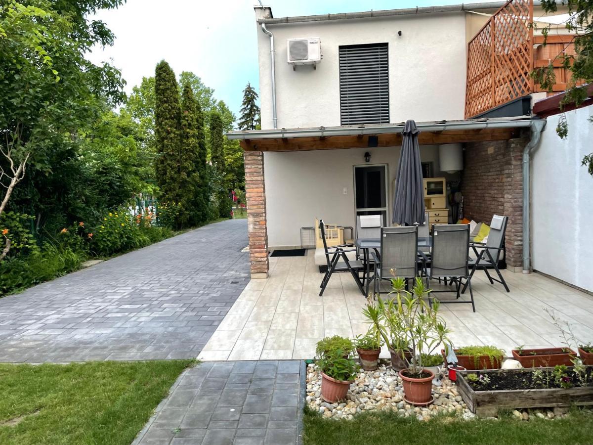 House For 6 Ppl At Lake Balaton Siófok Buitenkant foto