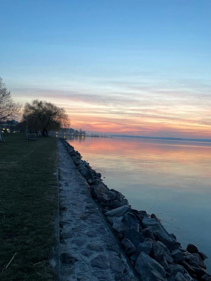 House For 6 Ppl At Lake Balaton Siófok Buitenkant foto